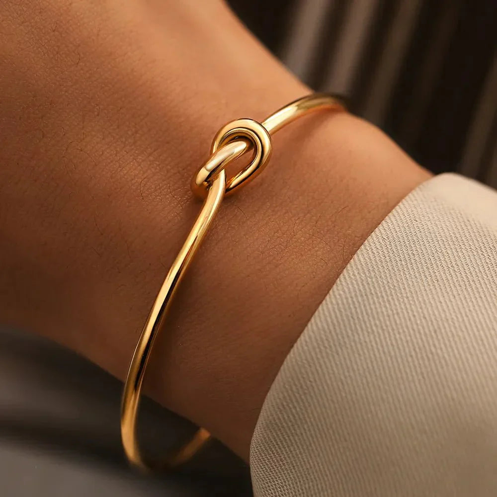 Clea – Armband Knoten Klassisch
