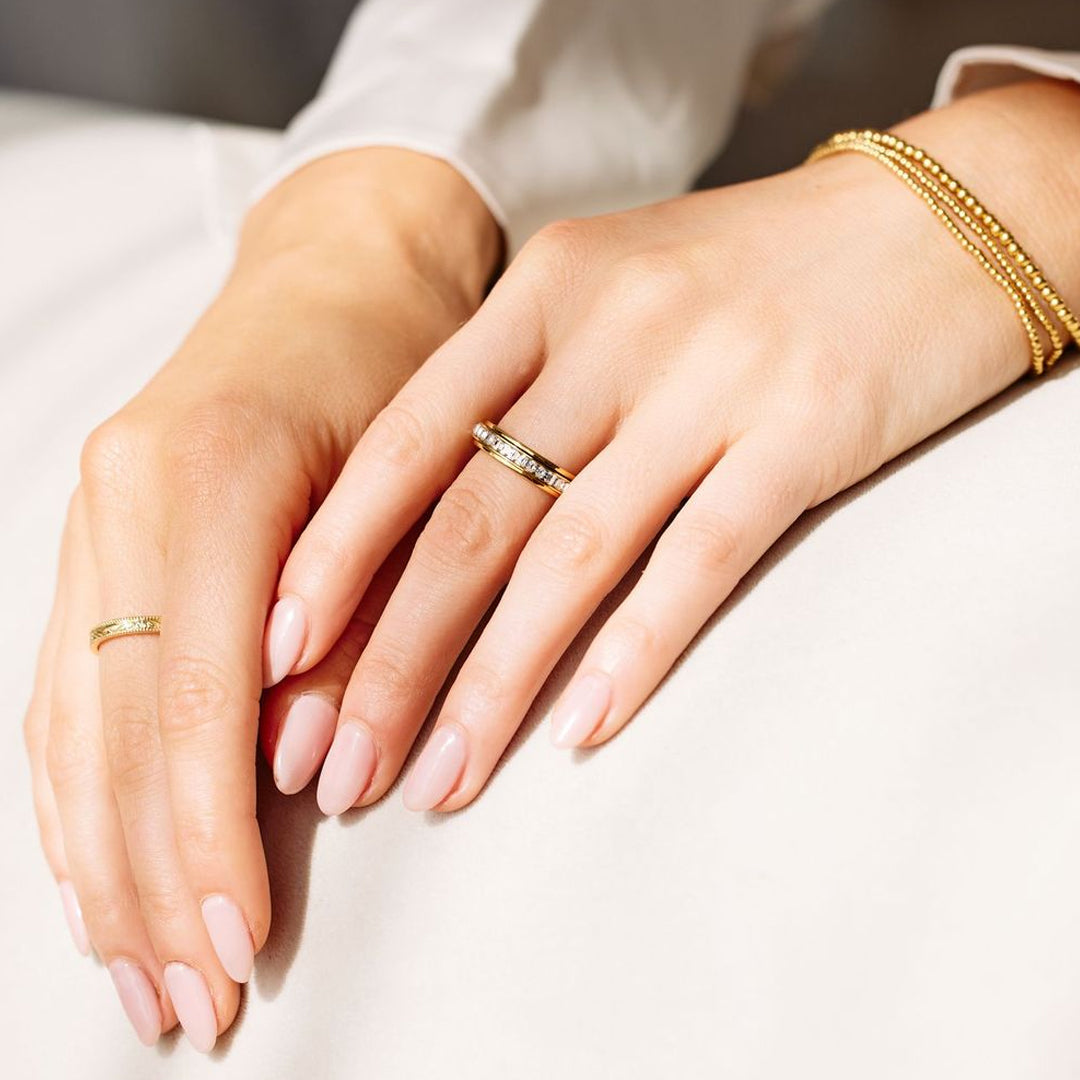 Alessia – Drehbarer Fidget-Ring mit Kristallakzent
