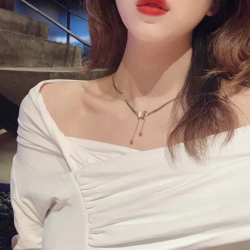 Nessa – Schmetterling Anhänger Halskette