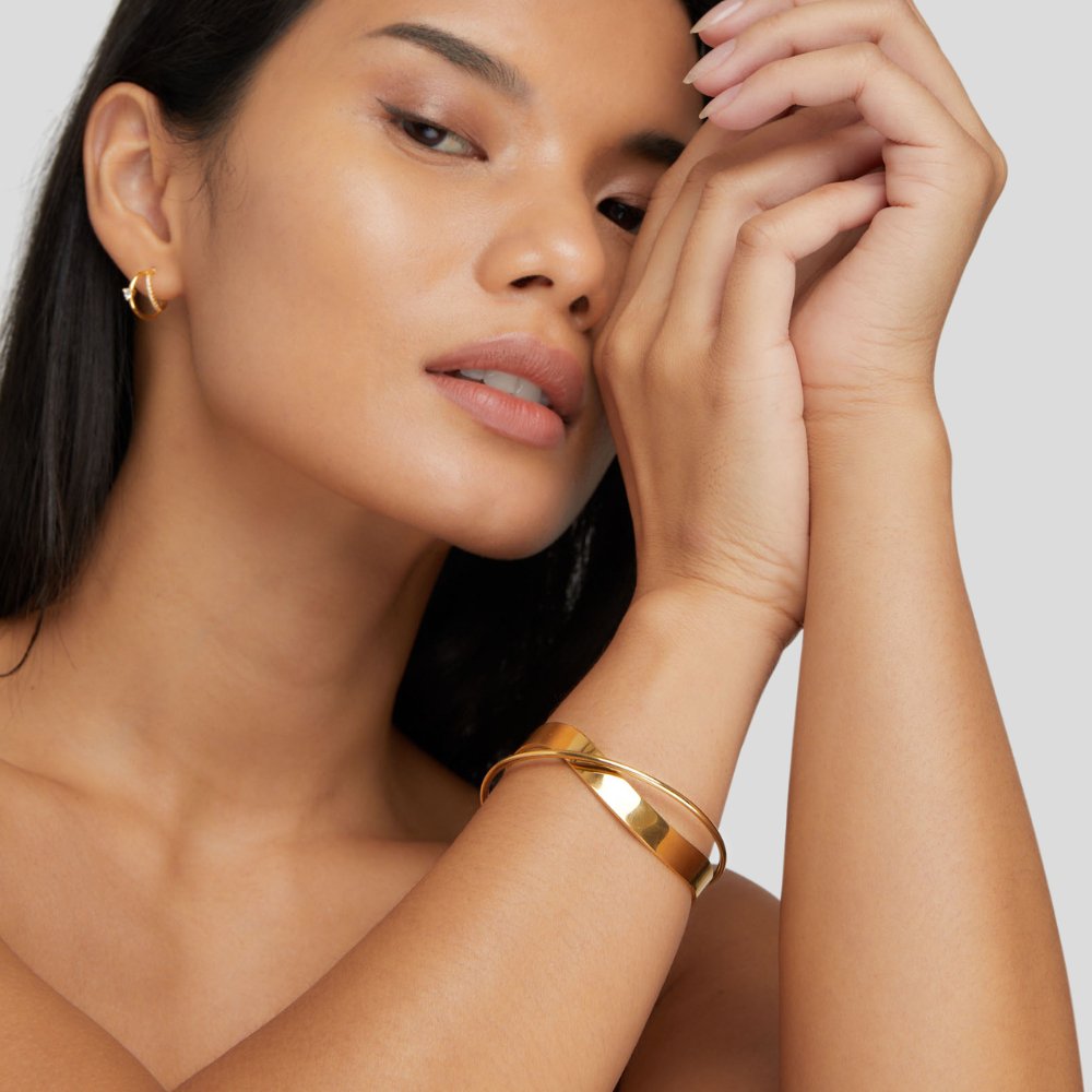 Arielle – Eleganter Goldener Armreif