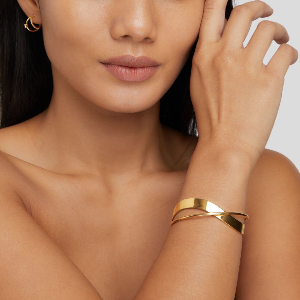 Arielle – Eleganter Goldener Armreif