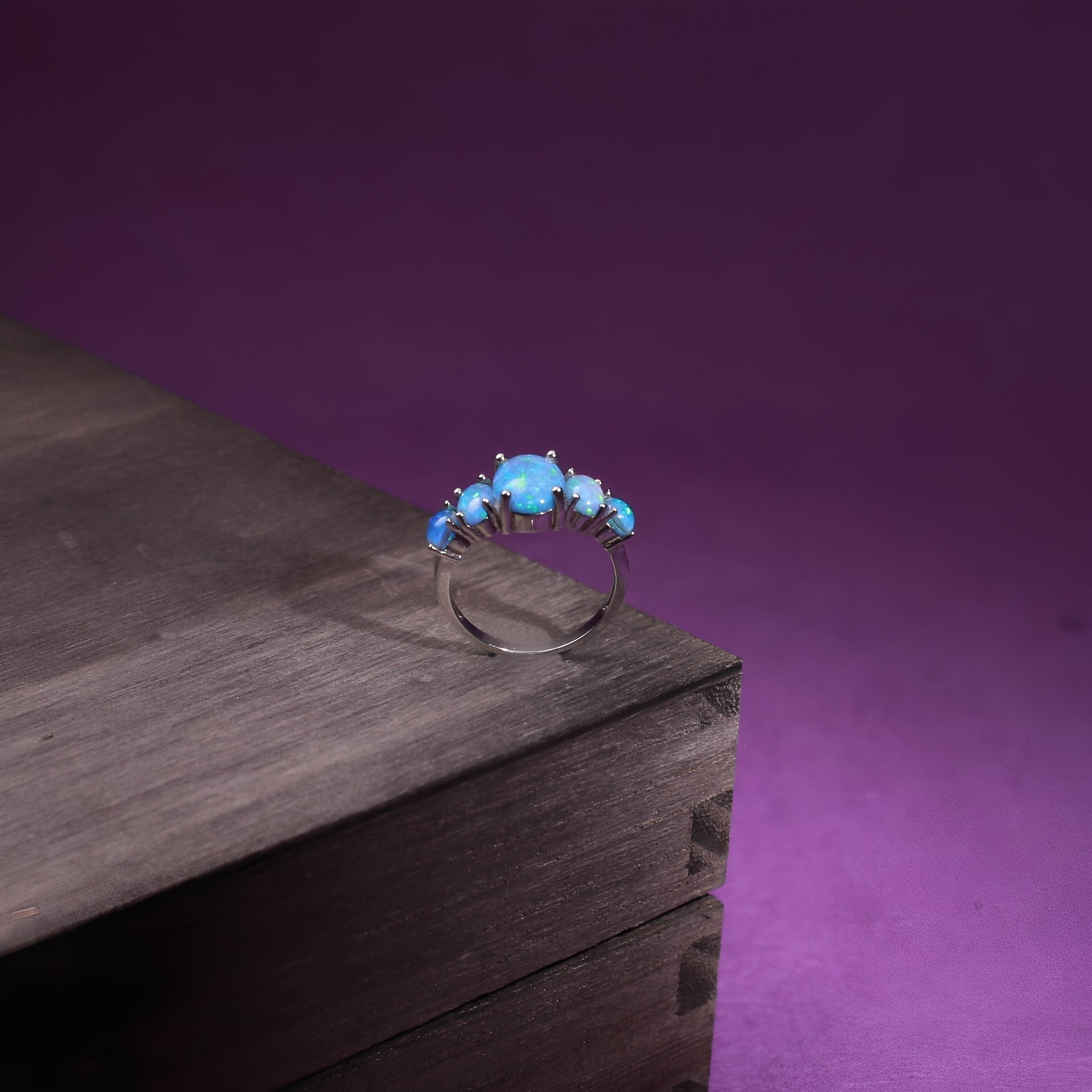 Merly – Ring Blauer Feueropal aus Silber