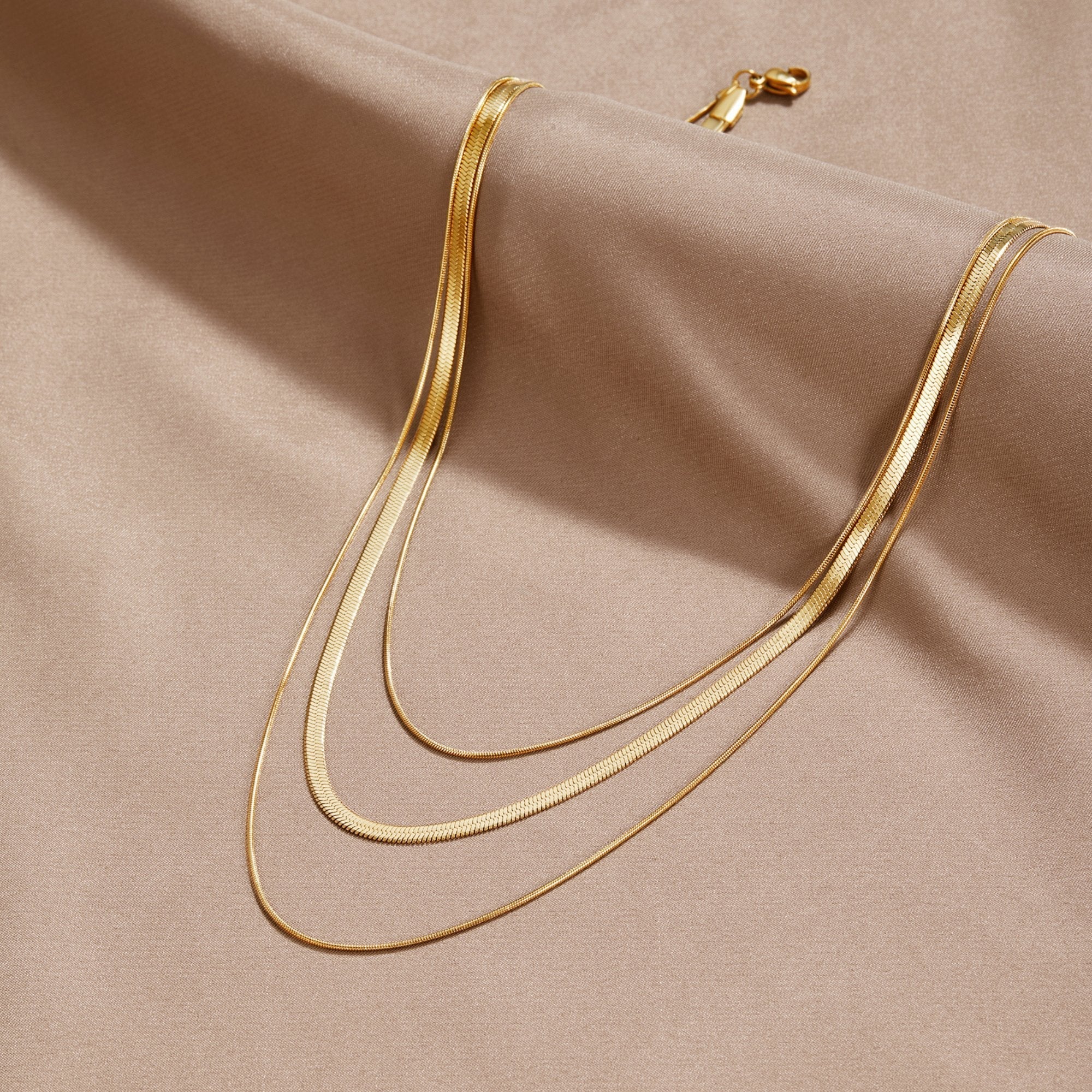 Agot – Halskette Goldene Mehrschichtige Kette