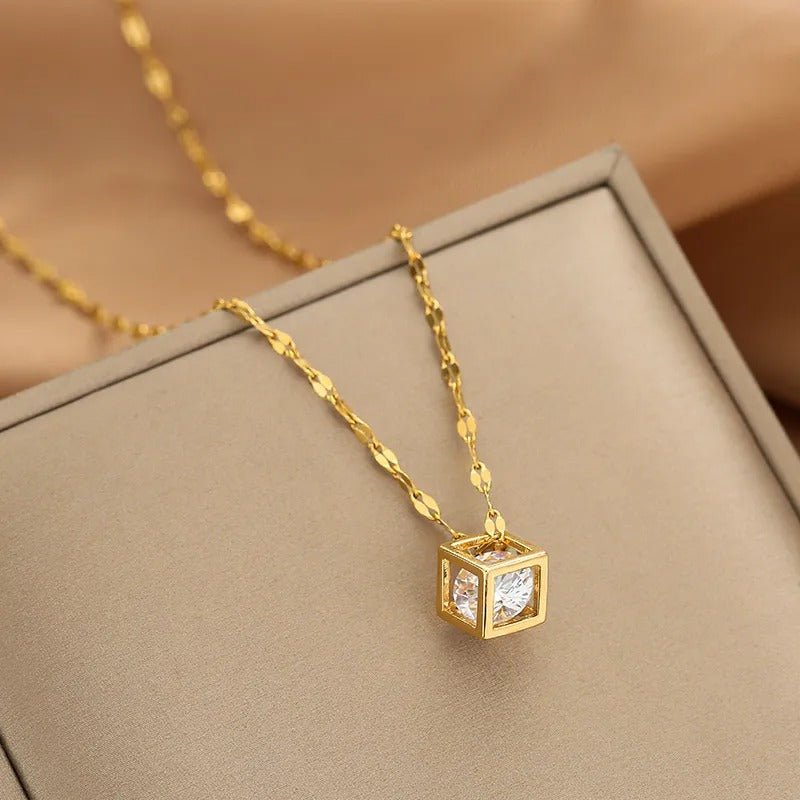 Yen – Collier Clavicule en Zircon Transparent