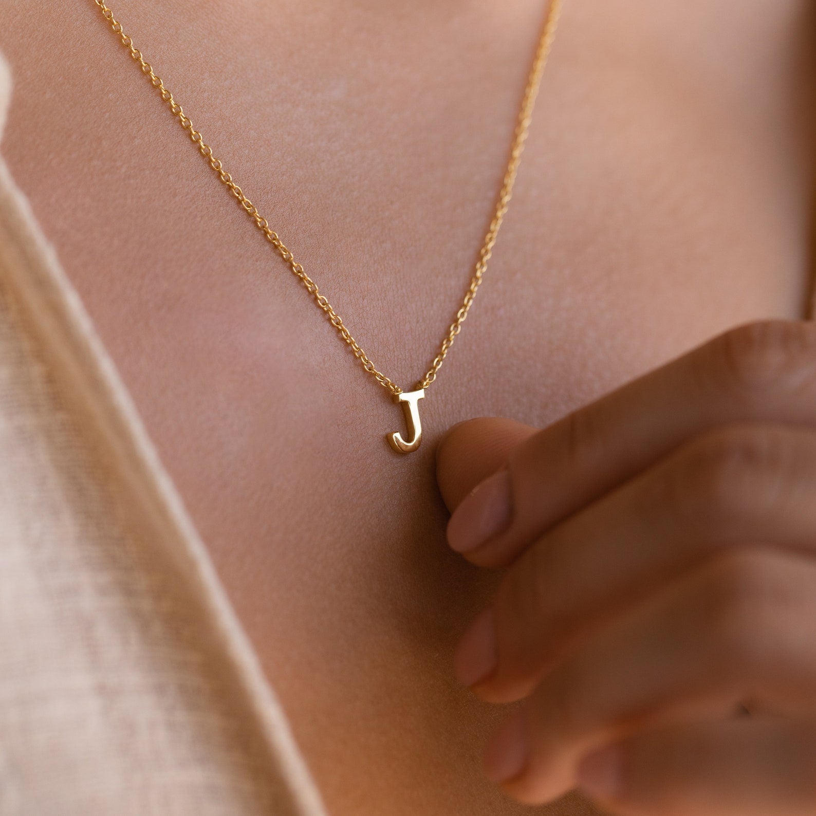 Jasmine – Zarte Kette mit personalisiertem Initial