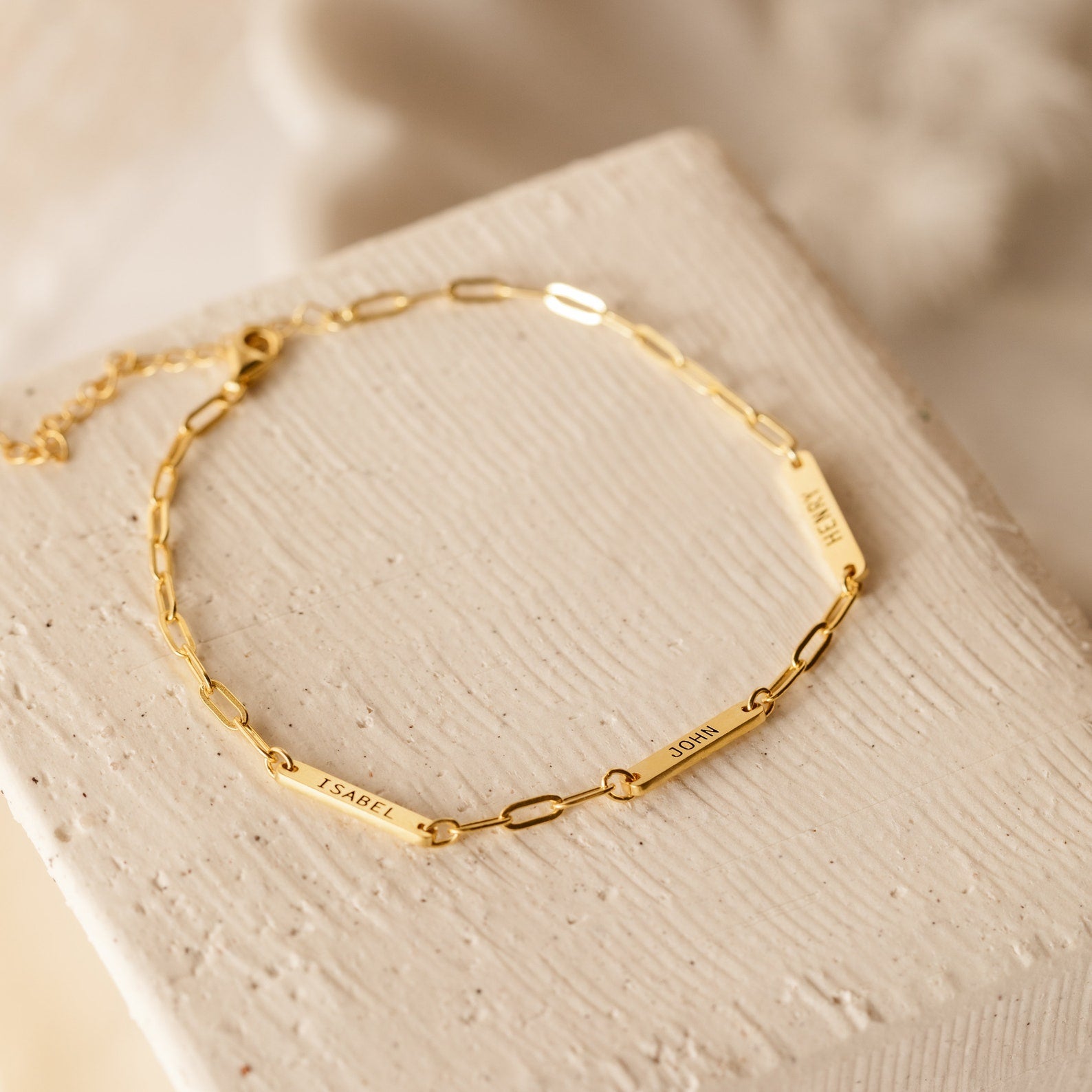 Shay – Armband Mini Plakette Personalisiert