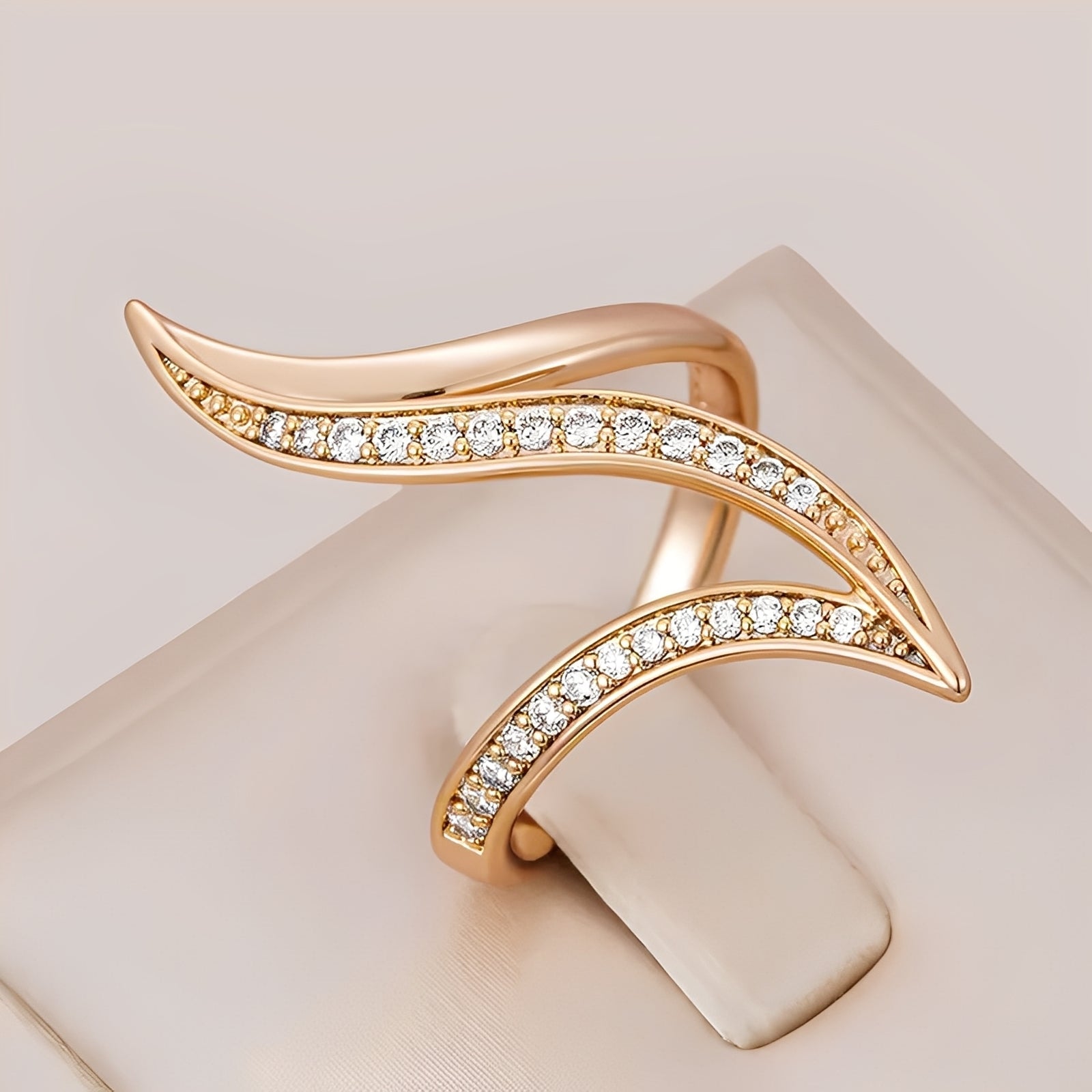 Brianna – Ring aus Gold mit Diamanten