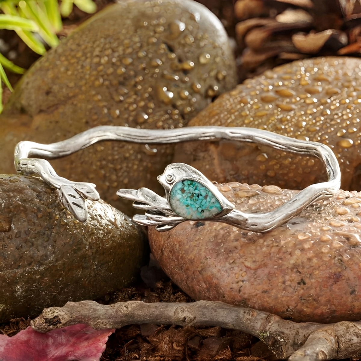 Isaline – Zartes Vintage-Armband mit Vogelmotiv