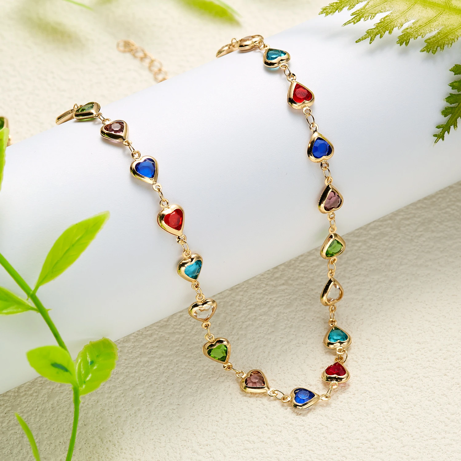 Amara – Collier von Herzen aus Multicolor Kristall