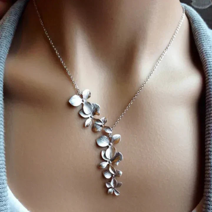 Sylvaine – Halskette Alte Blume aus Silber