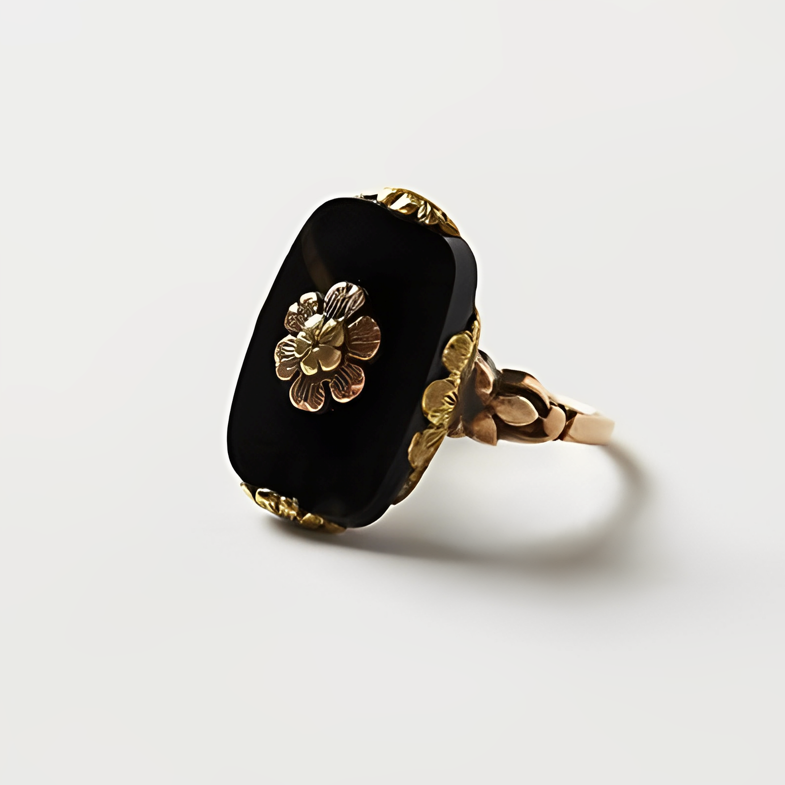 Lucie – Vintage-Ring mit elegantem schwarzem Stein
