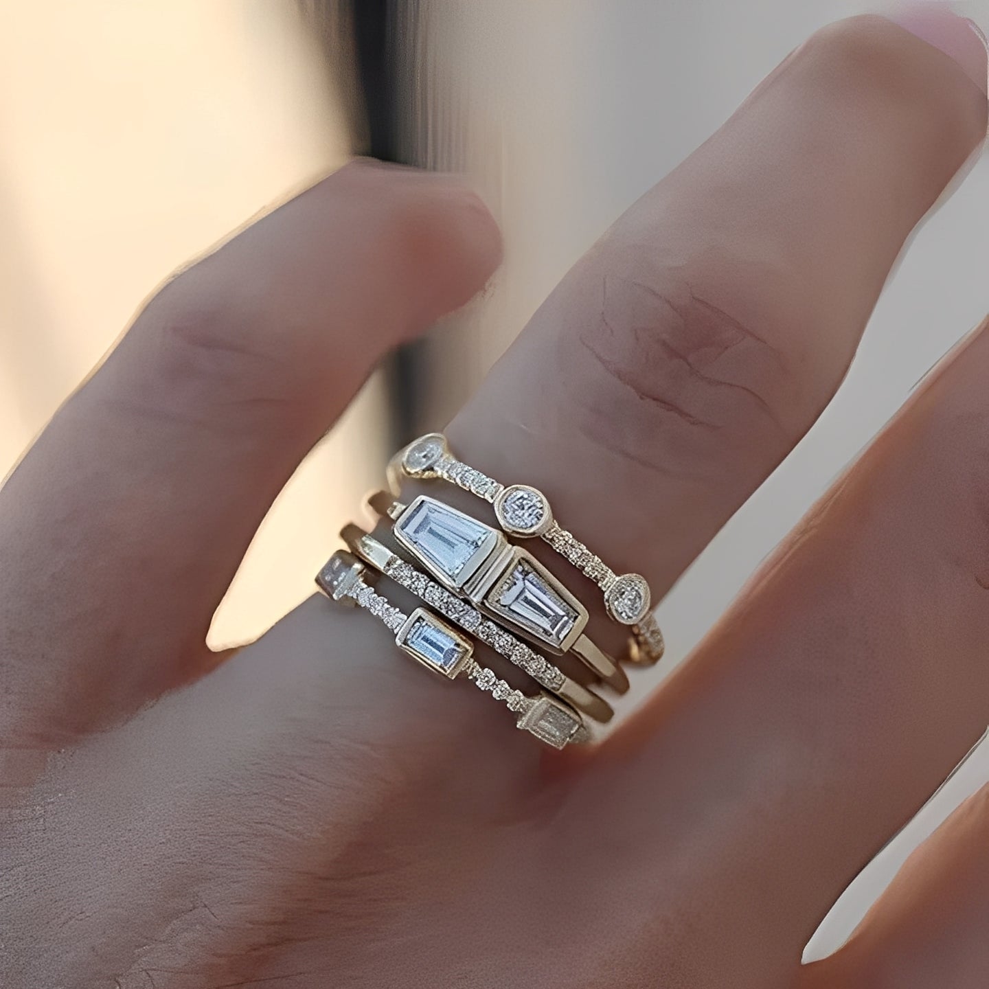 Shuvee – Set von Goldenen Vintage Ringen mit Zirkonia
