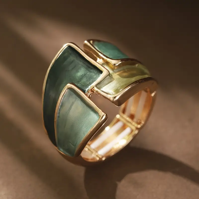 Soline – Goldener Ring mit grünem Emaille