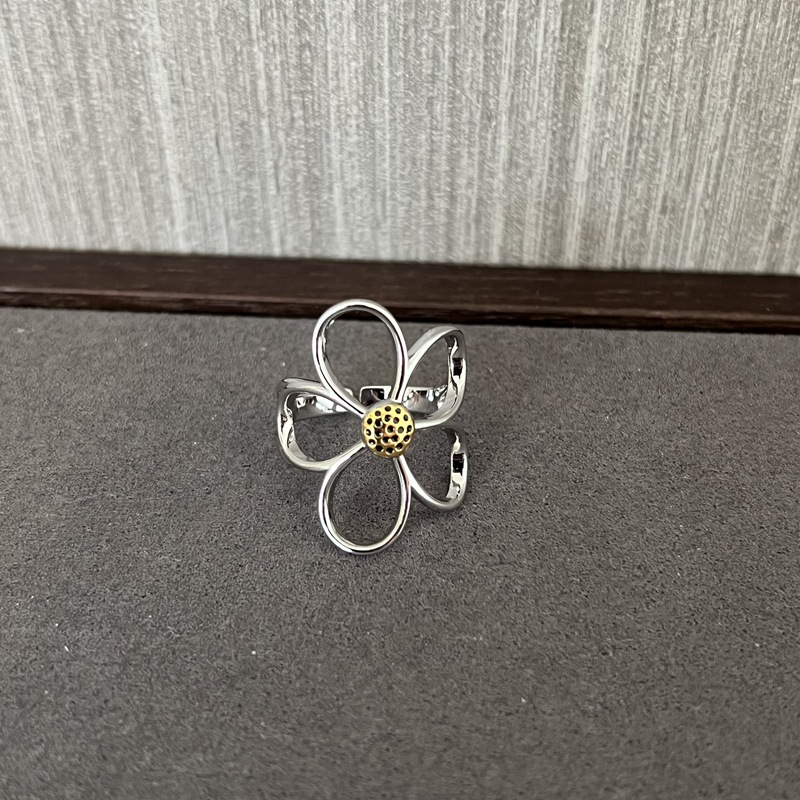 Alizee – Ring Blütenblatt aus Sterlingsilber