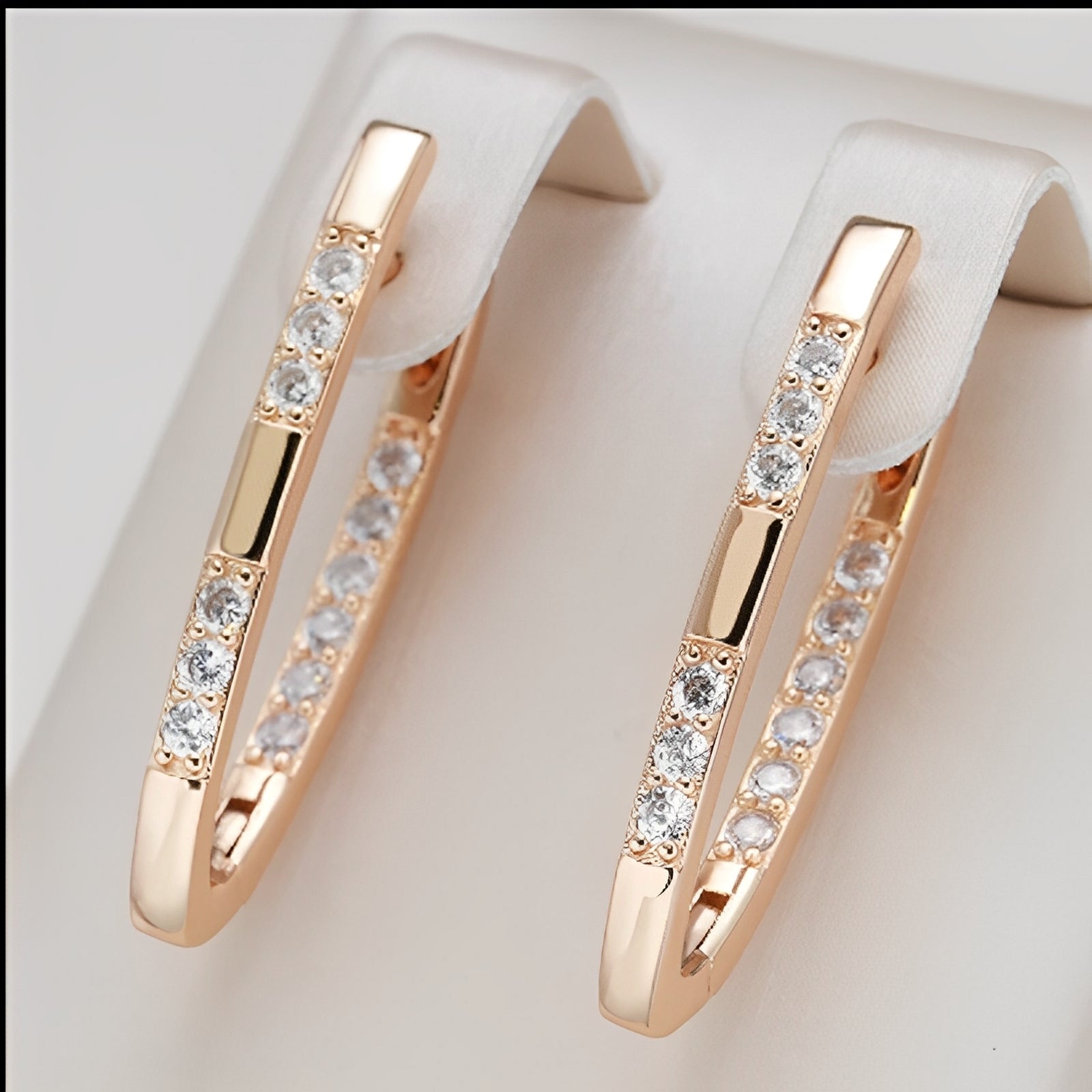 Leani – Elegante Zirkonia-Ohrringe in Gold