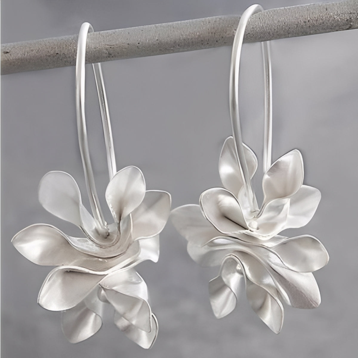 Chary – Vintage Silberne Blumenohrringe