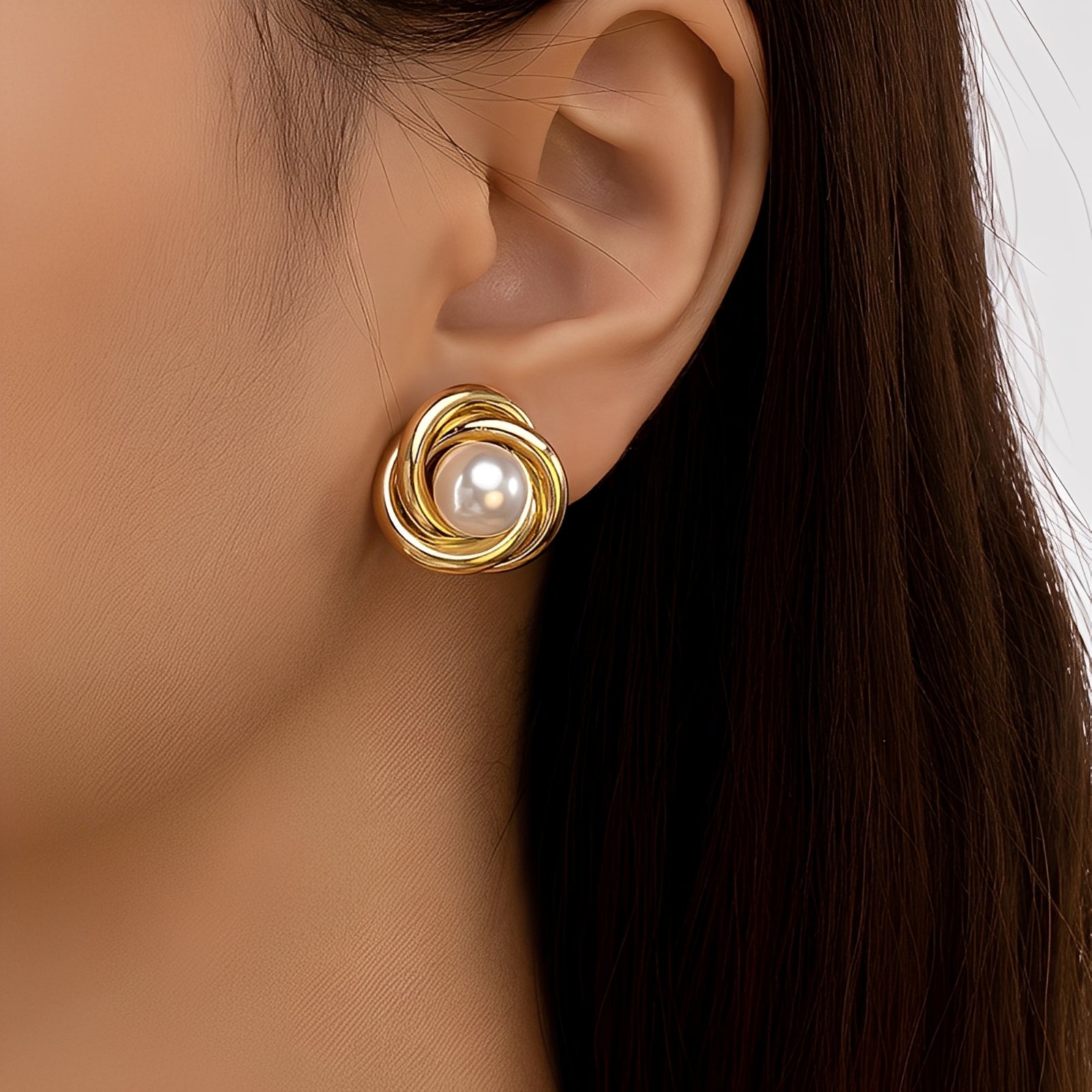 Krisna – Elegante Ohrringe aus Gold mit Perlen