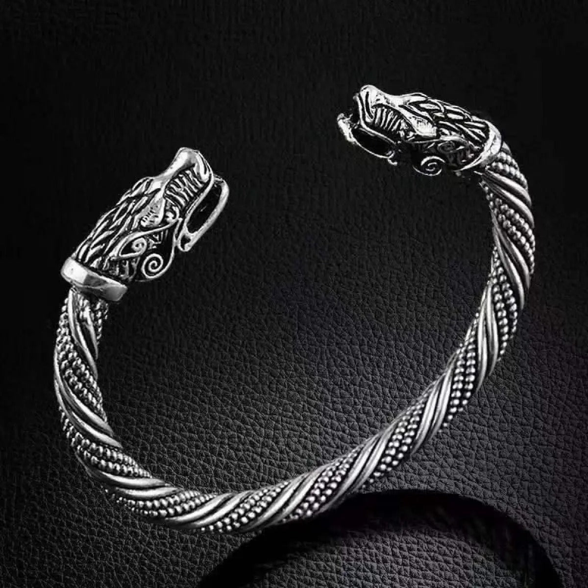 Ragnar – Wikinger-Armband im Antiken Silber-Look für Herren