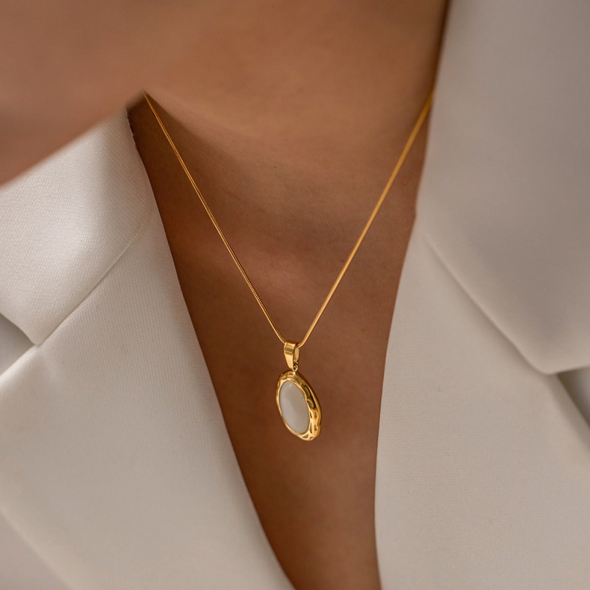 Filomina – Vergoldete Halskette mit edlem Opal