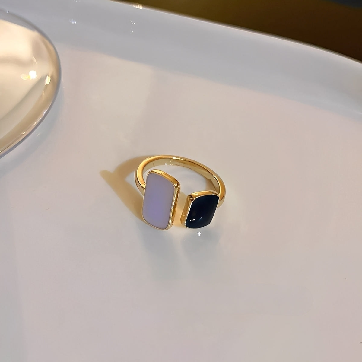 Nerina – Ring Aquamarin Umhüllend