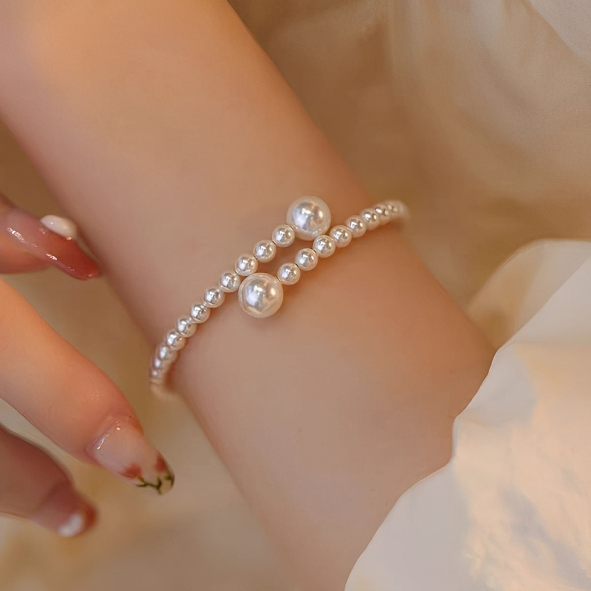 Emma – Verfeinertes Armband mit Offenen Perlen