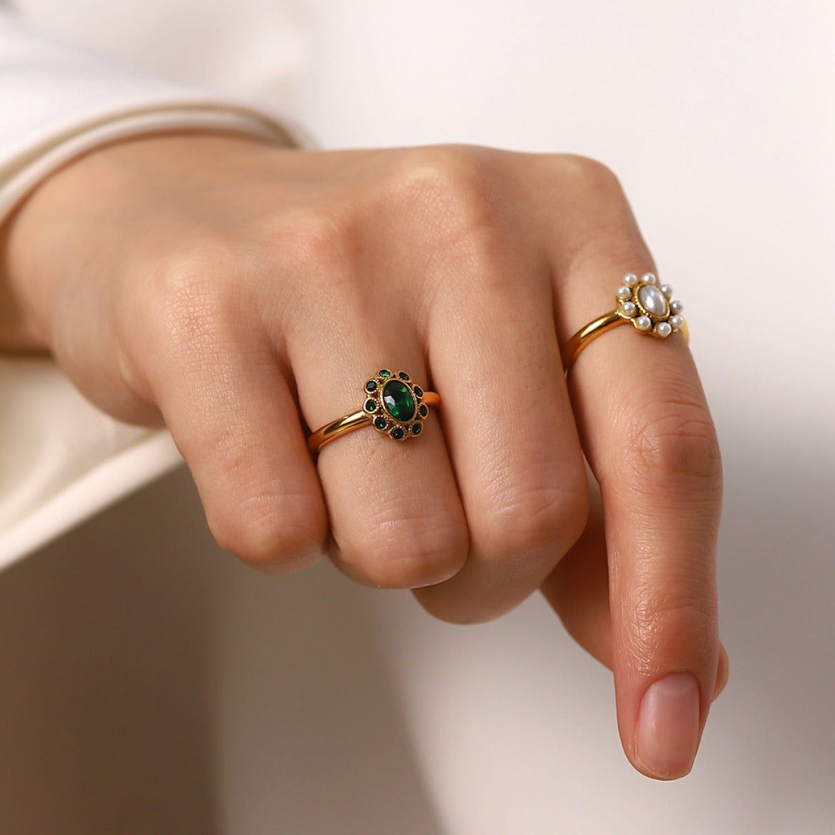 Cynthia – Goldener Ring mit Perle