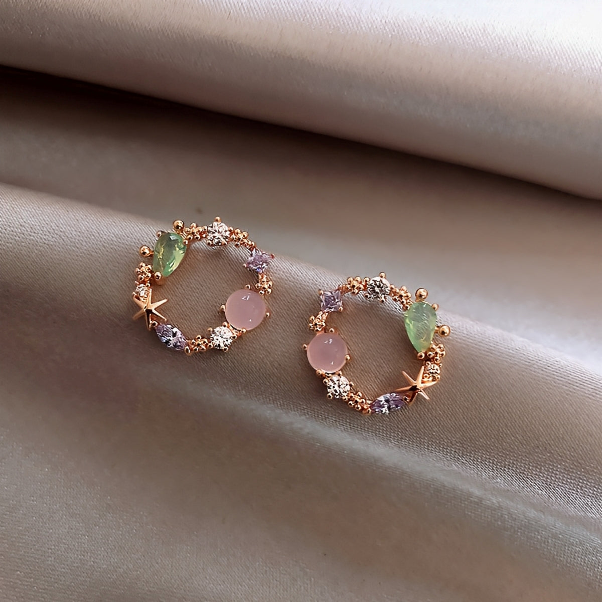 Charlene – Kristallblumenohrringe in Roségold