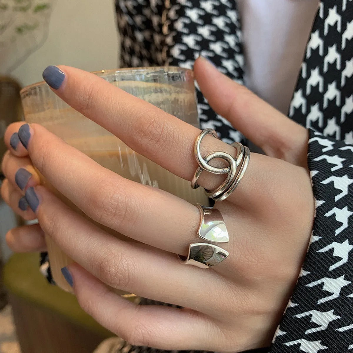 Dahlia – Geflochtener Retro-Eleganter Ring