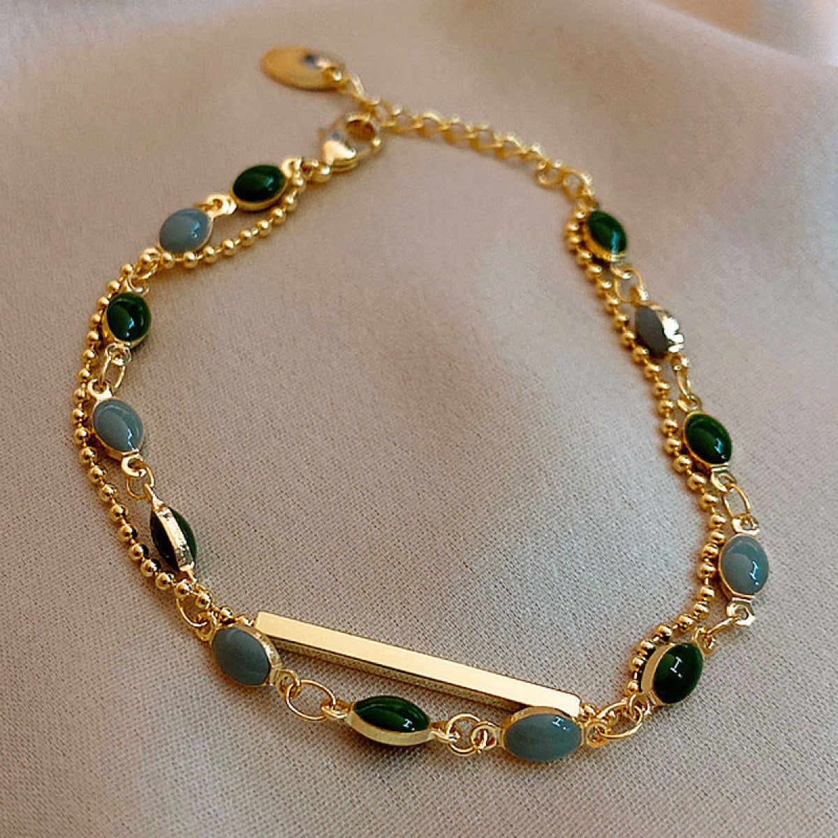 Manon – Armband aus grünem Stein in Gold