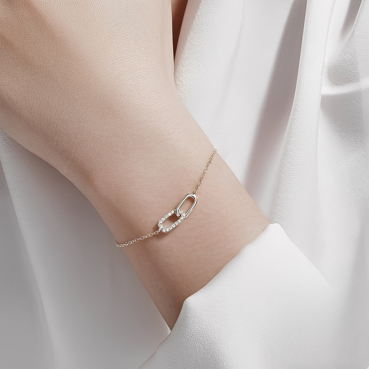 Rina – Armband mit Funkelnden Gliedern