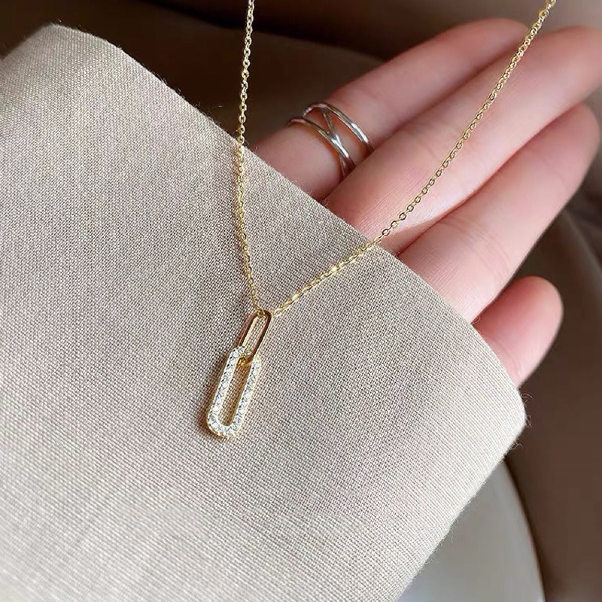 Sora – Halskette mit Funkelndem Gliedanhänger