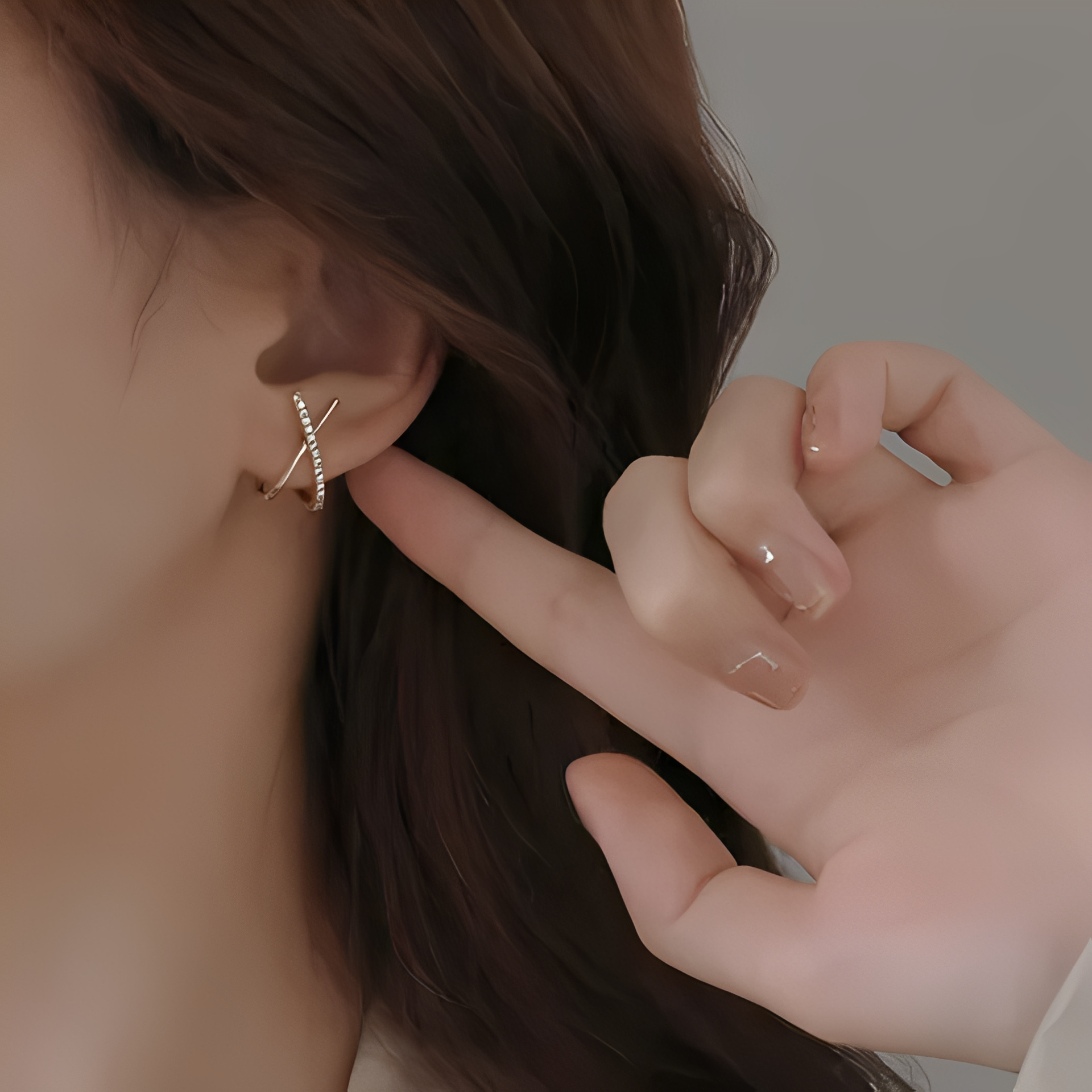 Ayla – Kreuzohrringe mit Kristallpflasterung