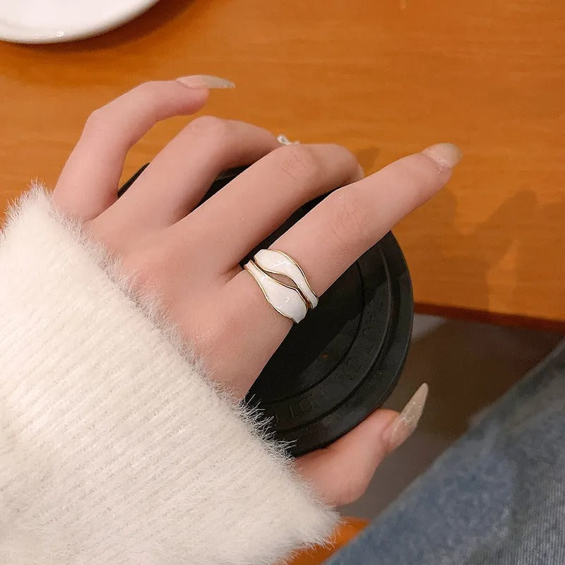 Bria – Vintage-Ring in Weißgold