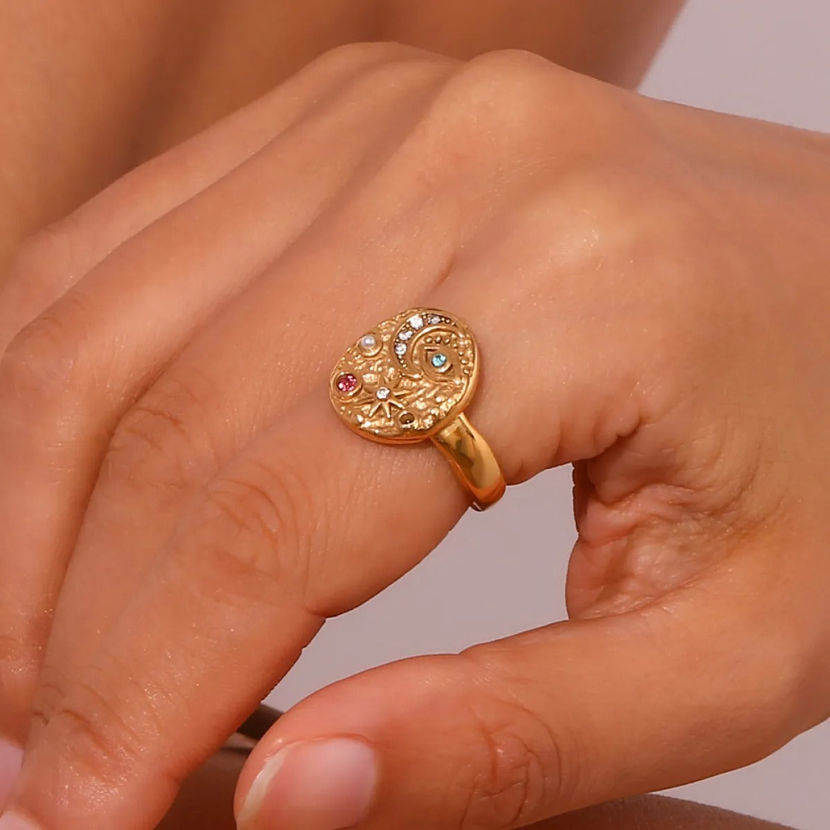 Solenya – Ring Kristall Gold Sonne-Mond-Motiv