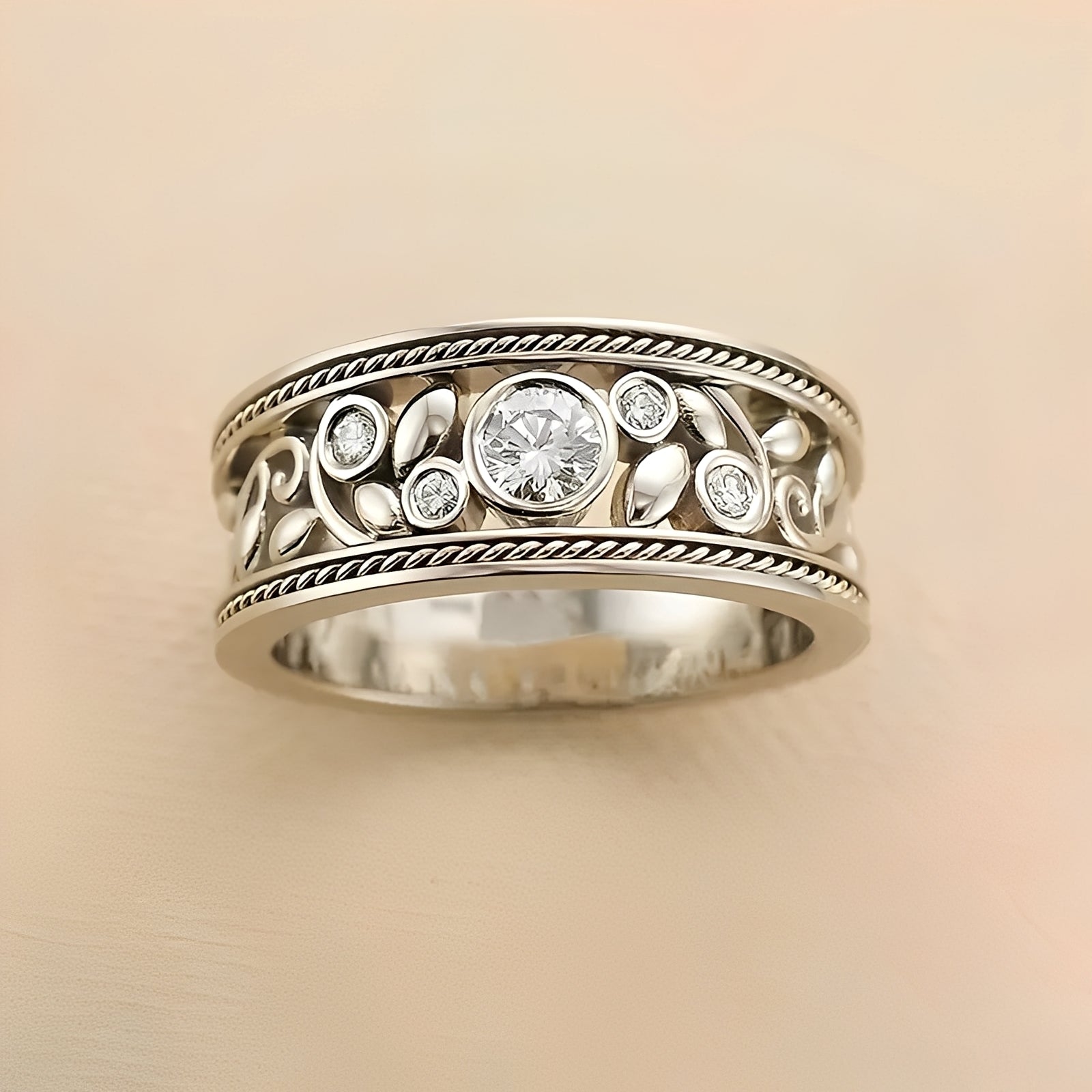 Nina – Vintage Ring aus Silber & Zirkon