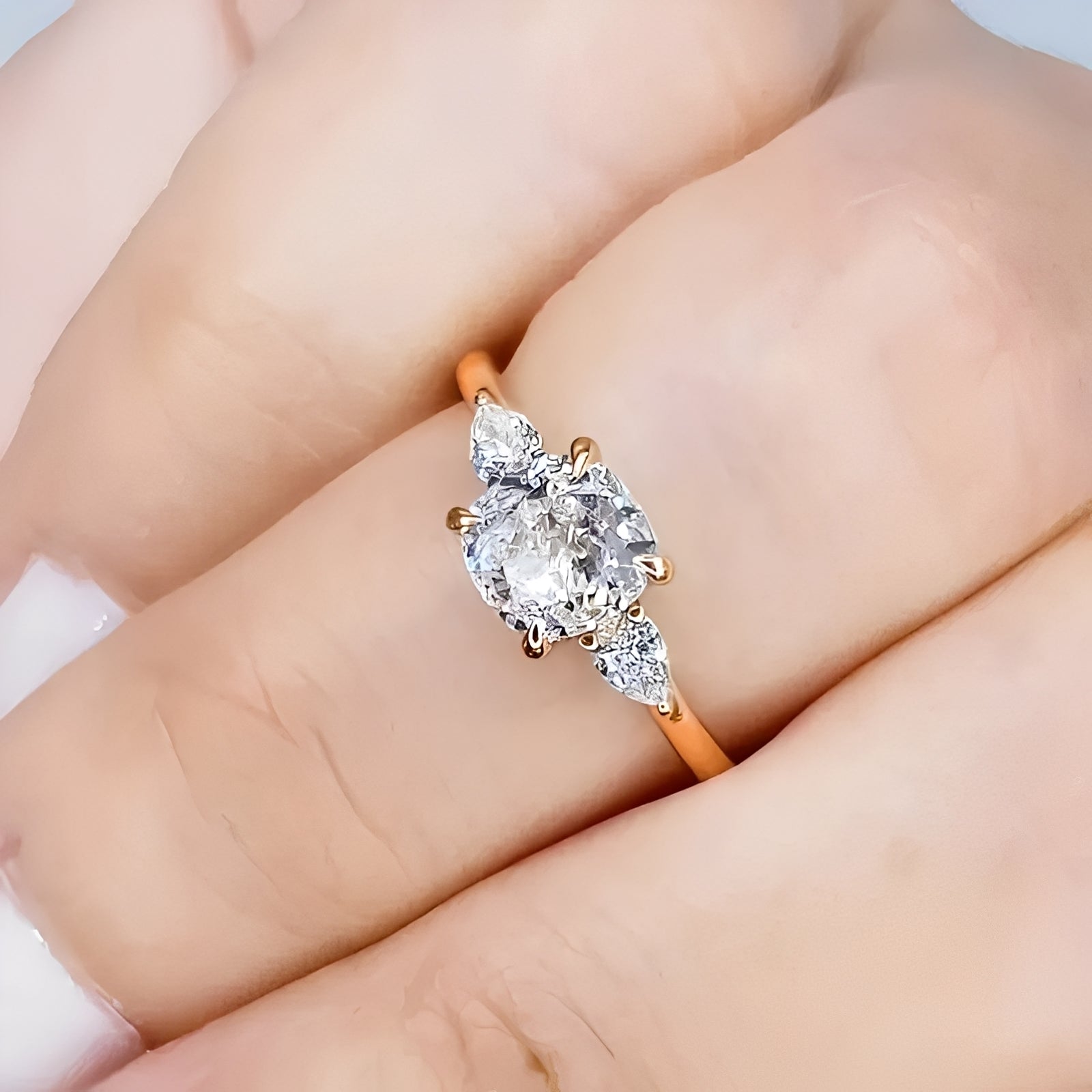 Clara – Eleganter Ring in Roségold mit Quadratischem Stein
