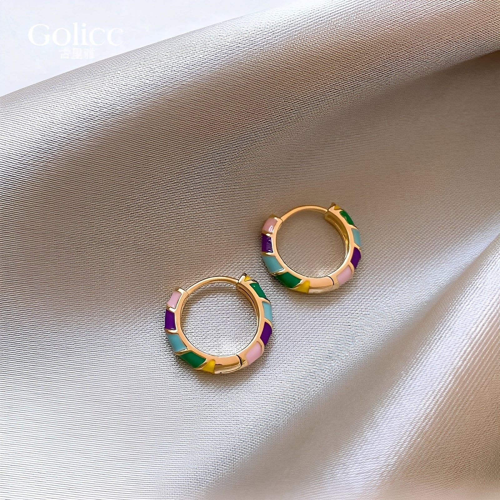 Sofia – Elegante Gold-Ohrringe mit Mehrfarbigem Emaille