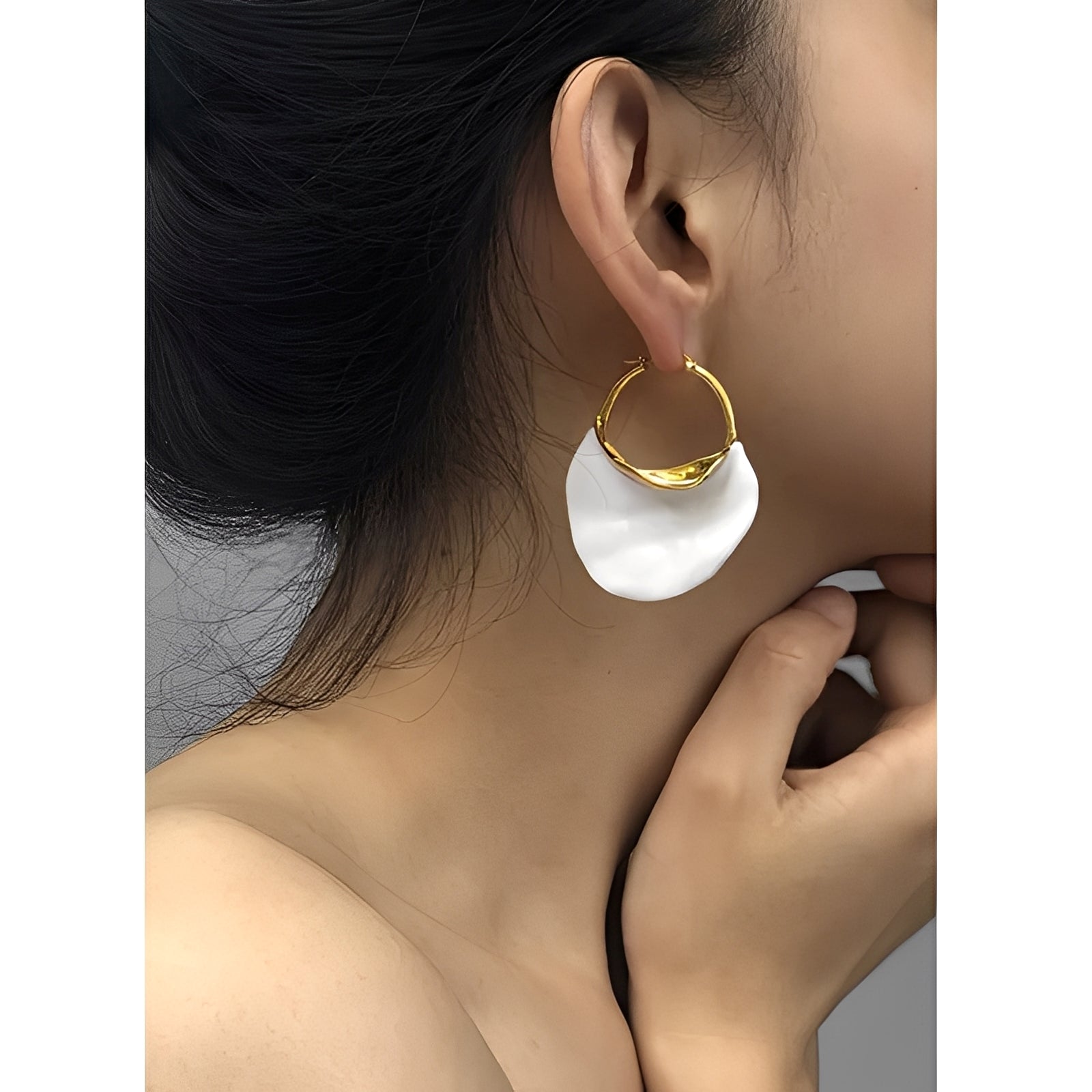 Trixie – Vintage Ohrringe in Weißgold