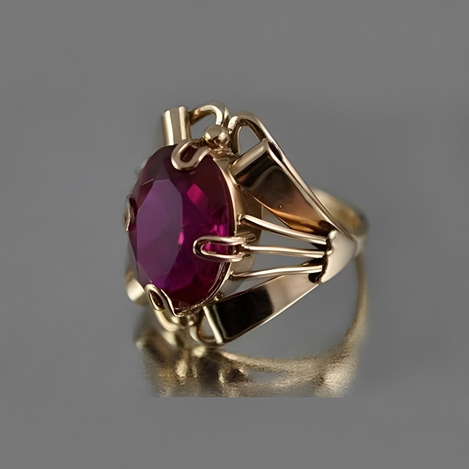 Mikha – Vintage Ring aus Gold mit Granatstein