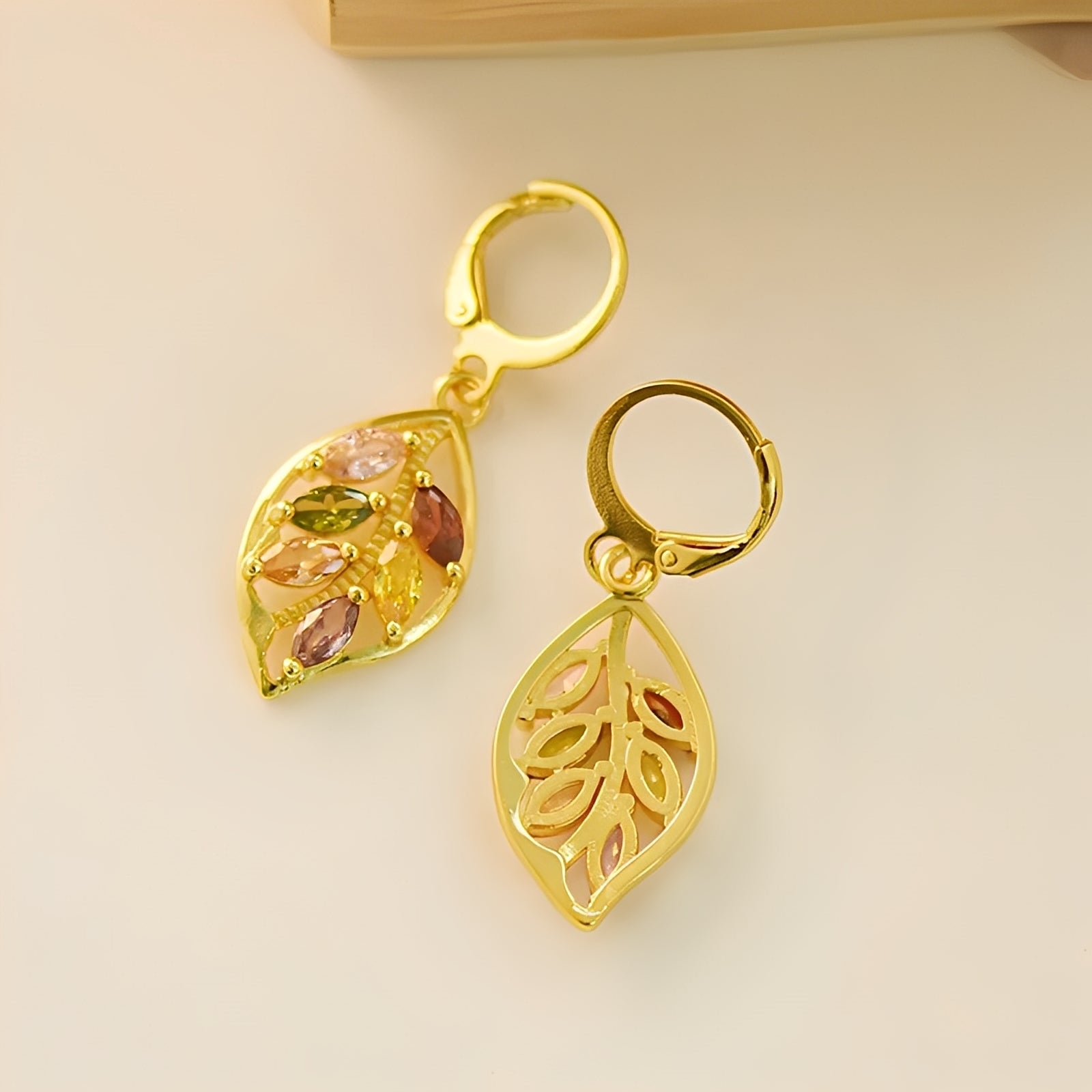 Kiarra – Vintage Ohrringe Gold & Zirkon