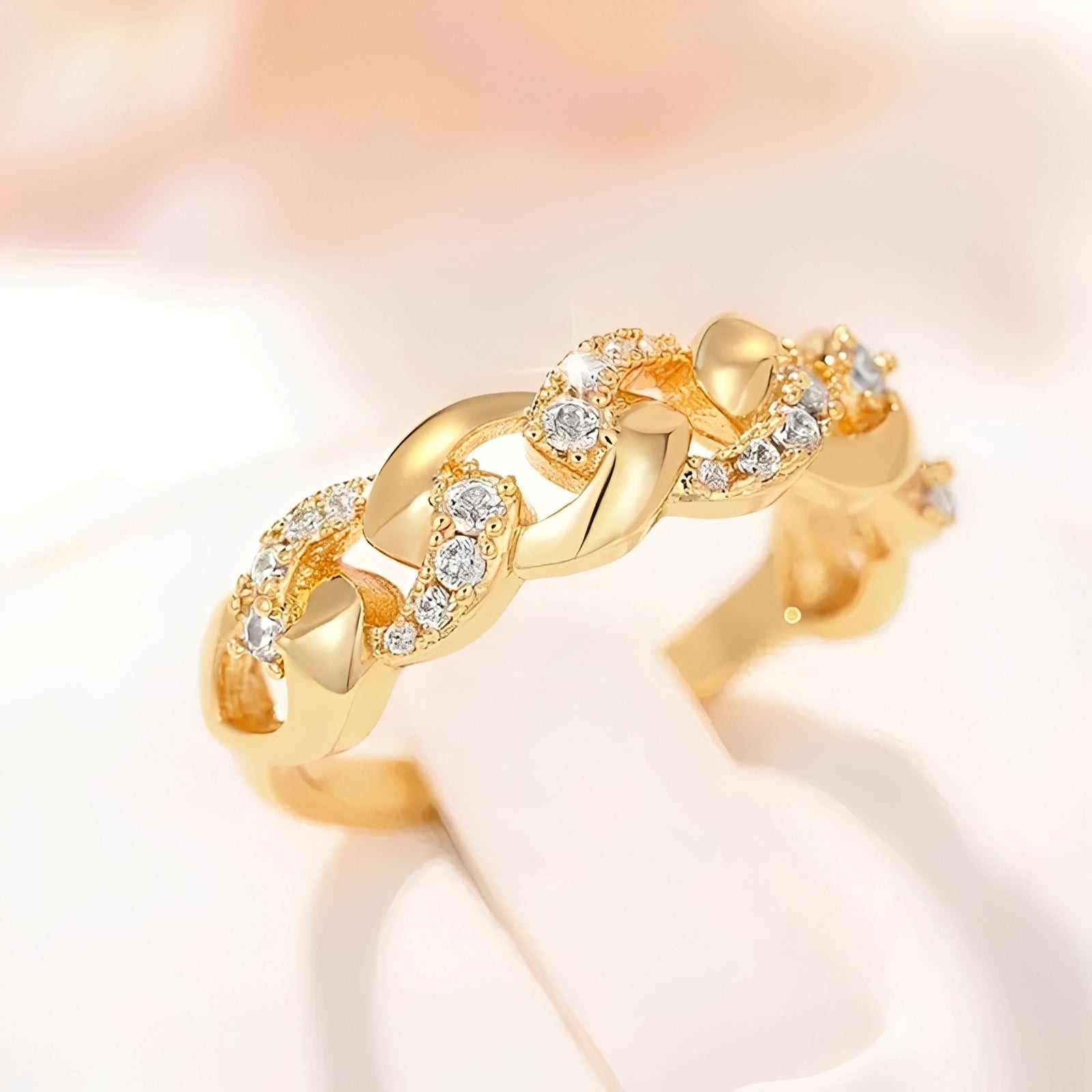 Elena – Eleganter Verlobungsring in Gold