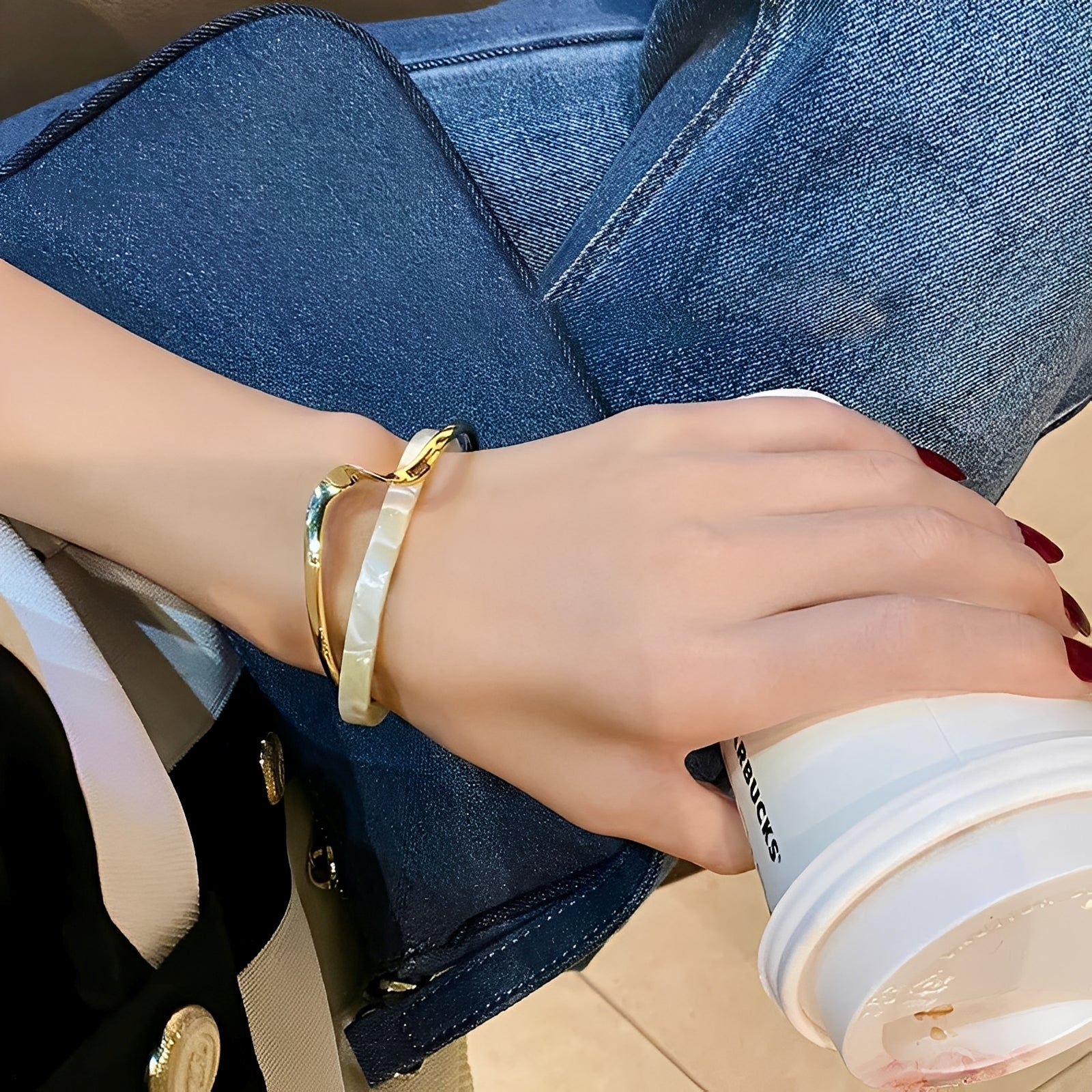 Bea – Armband Gold mit Weißer Opal