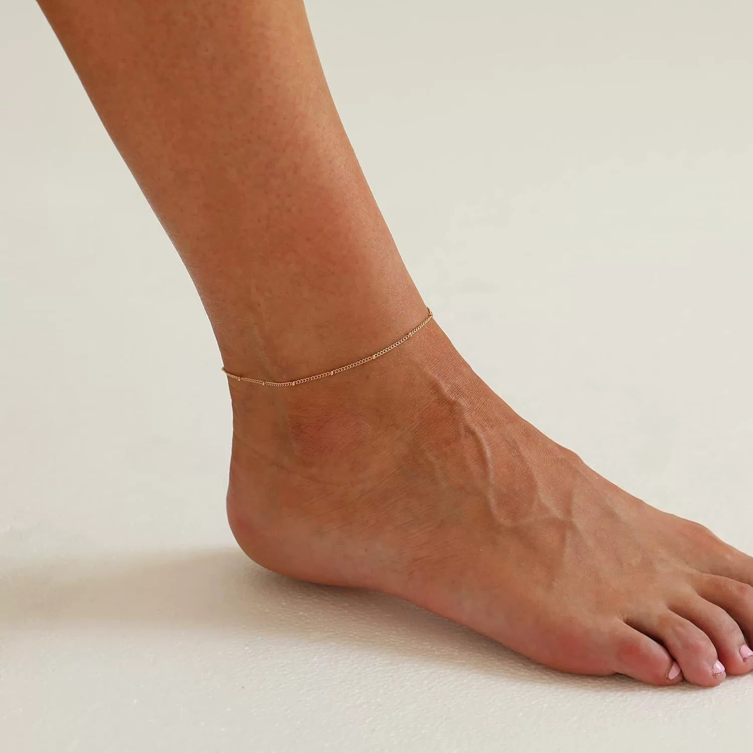 Wren – Elegante Goldkette Knöchelkette