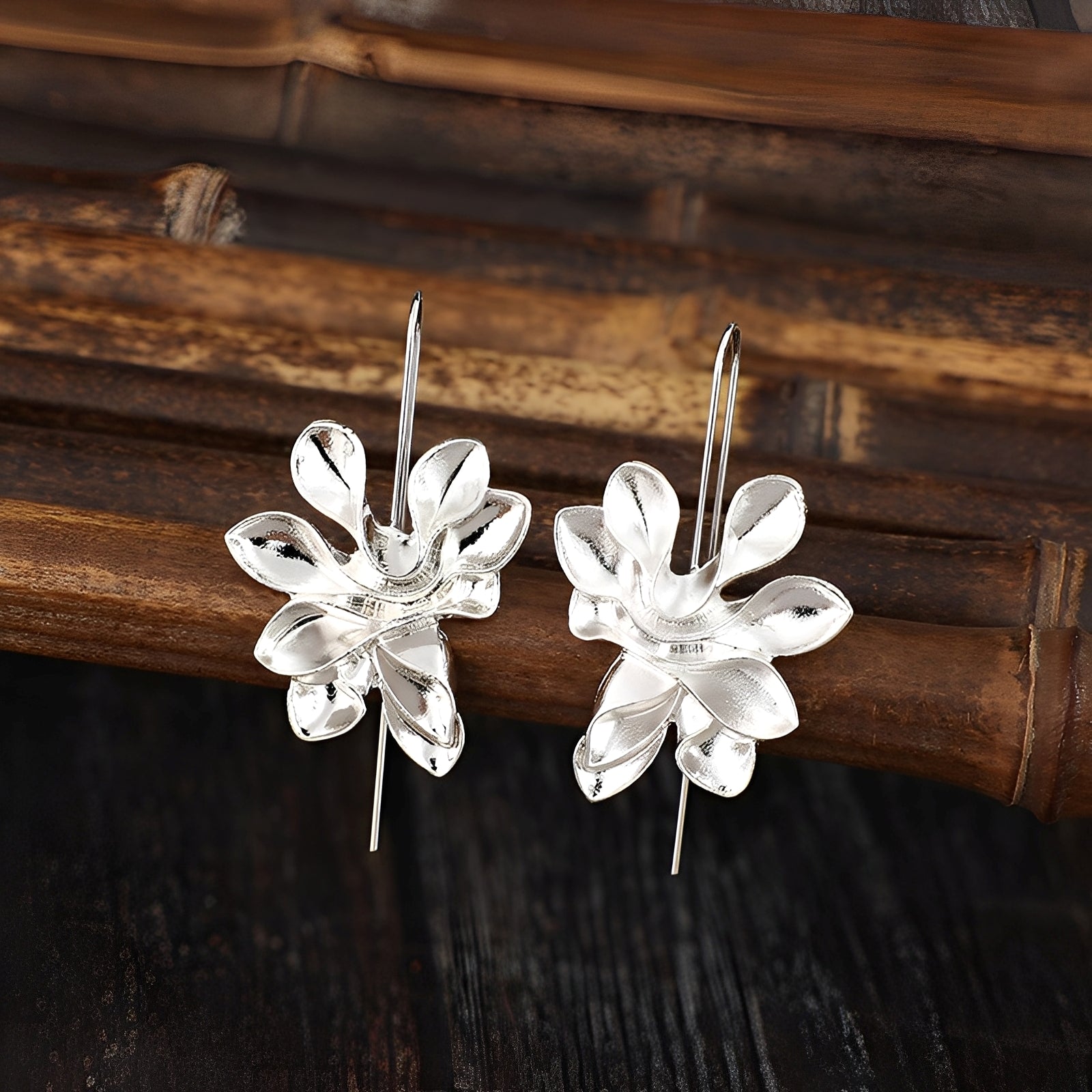 Chary – Vintage Silberne Blumenohrringe