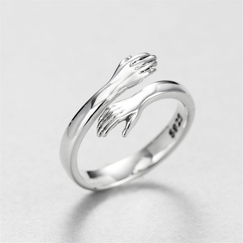 Ciara – Verstellbarer Verschlungener Ring aus Silber