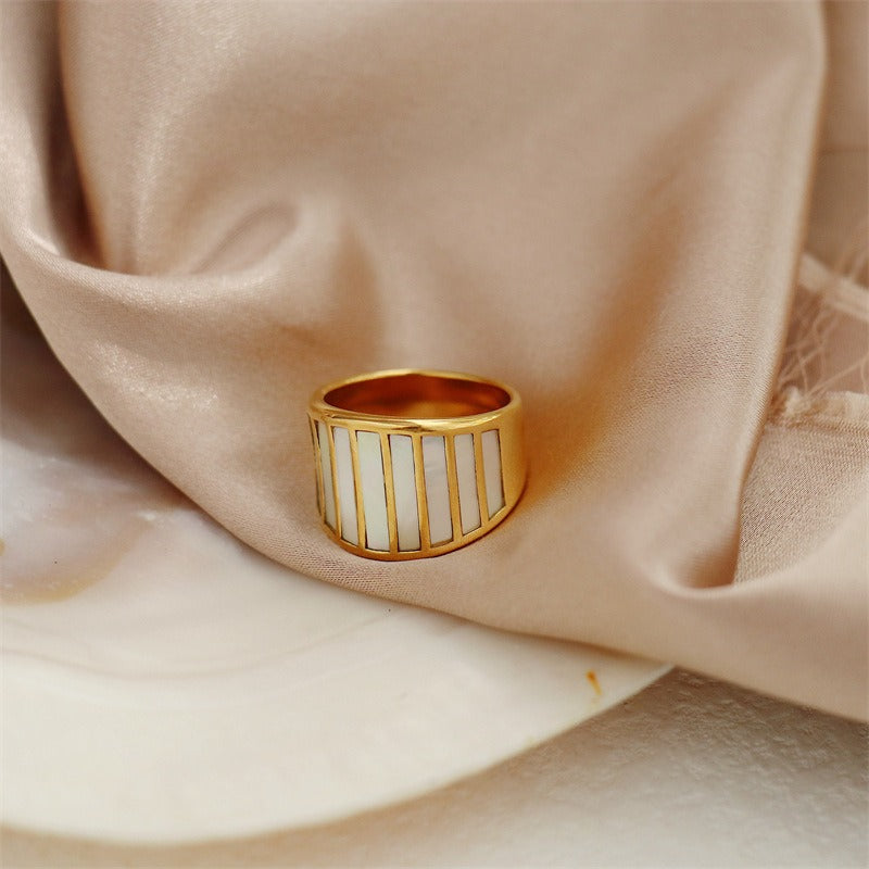 Marise – Dekorative Pinctada Ring