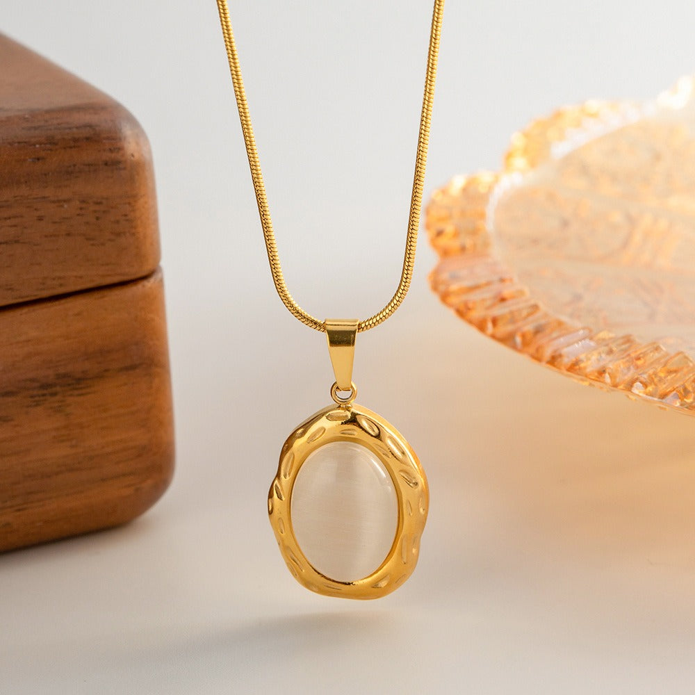 Filomina – Vergoldete Halskette mit edlem Opal