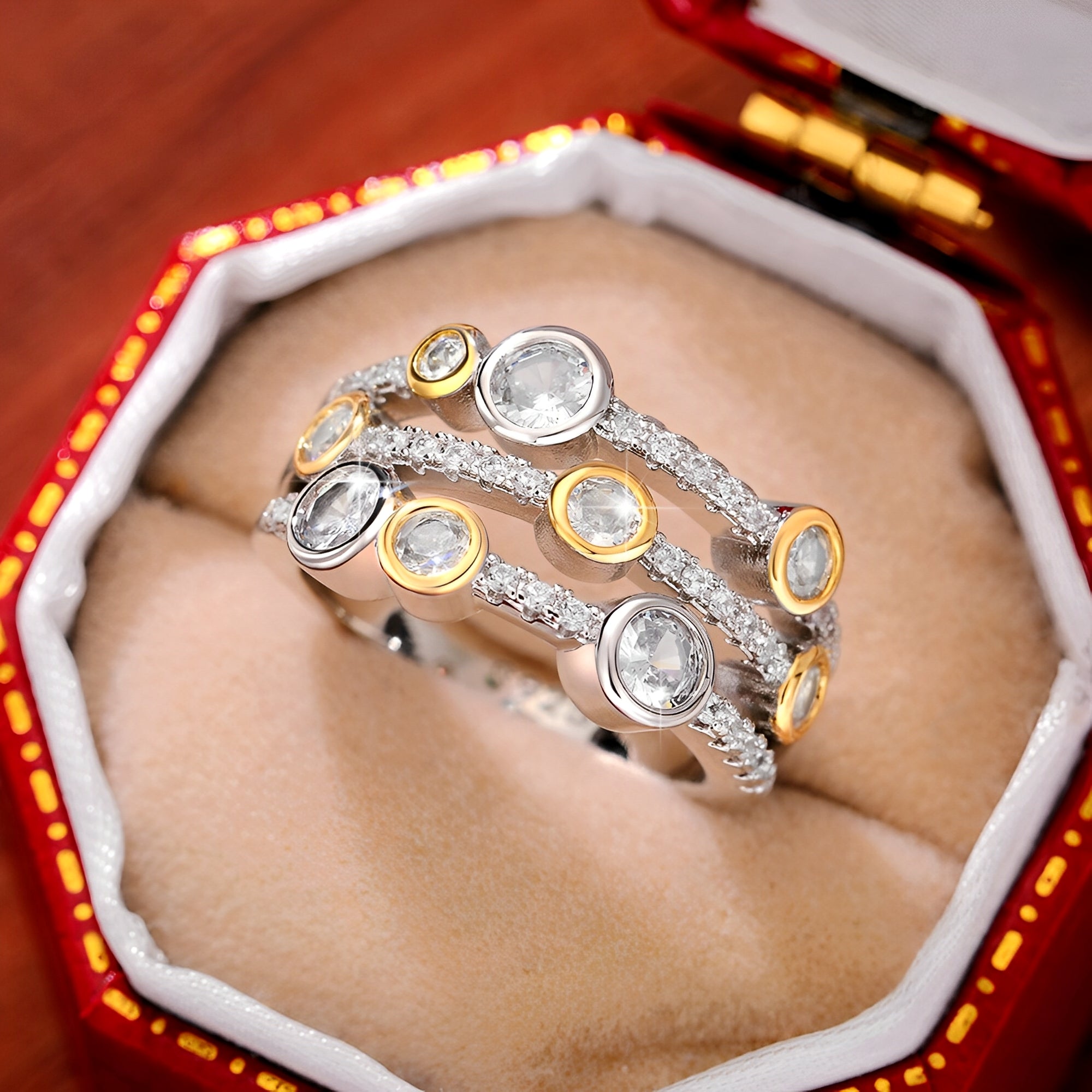 Soraya – Vintage Zweifarbiger Ring in Glänzendem Gold und Silber