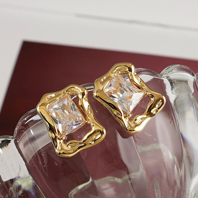 Hana – Ohrringe Flüssiger Goldener Stein