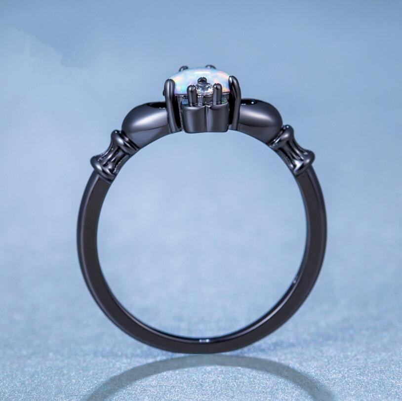 Meryl – Ring Herz aus Weißem Opal